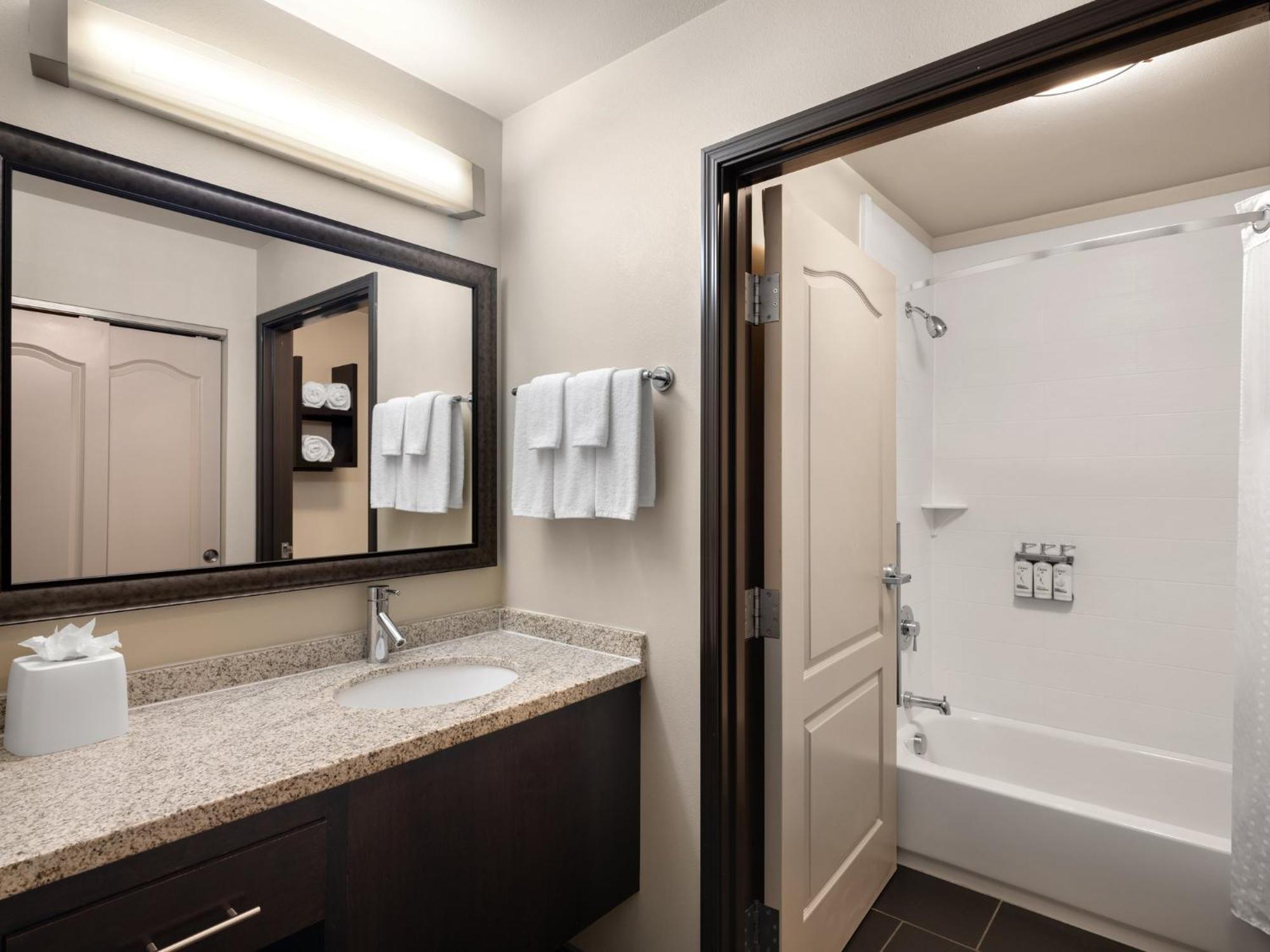 Staybridge Suites Midvale By Ihg Eksteriør billede